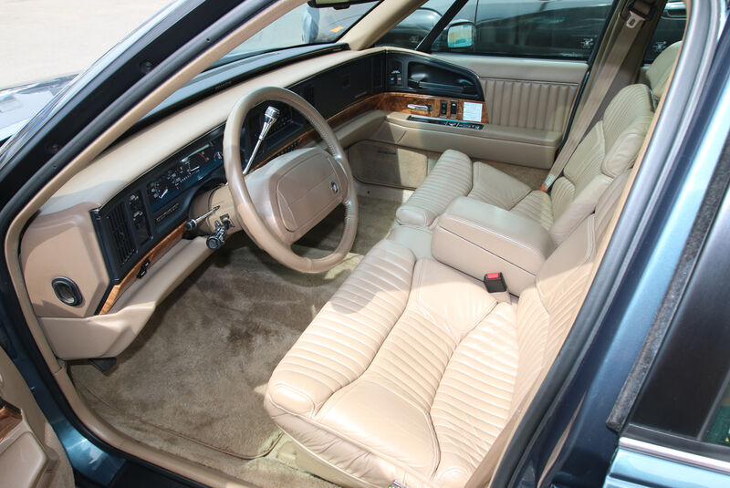 Buick Park Avenue, Cockpit, Sitze