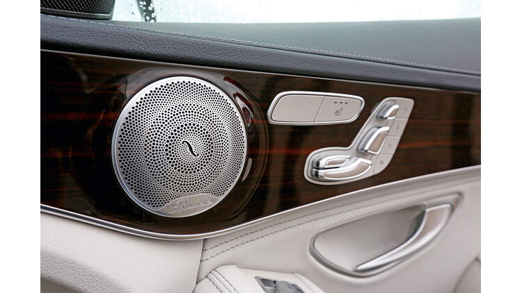 Burmester Soundsystem Grosse Buhne In Der Mercedes C Klasse Auto Motor Und Sport