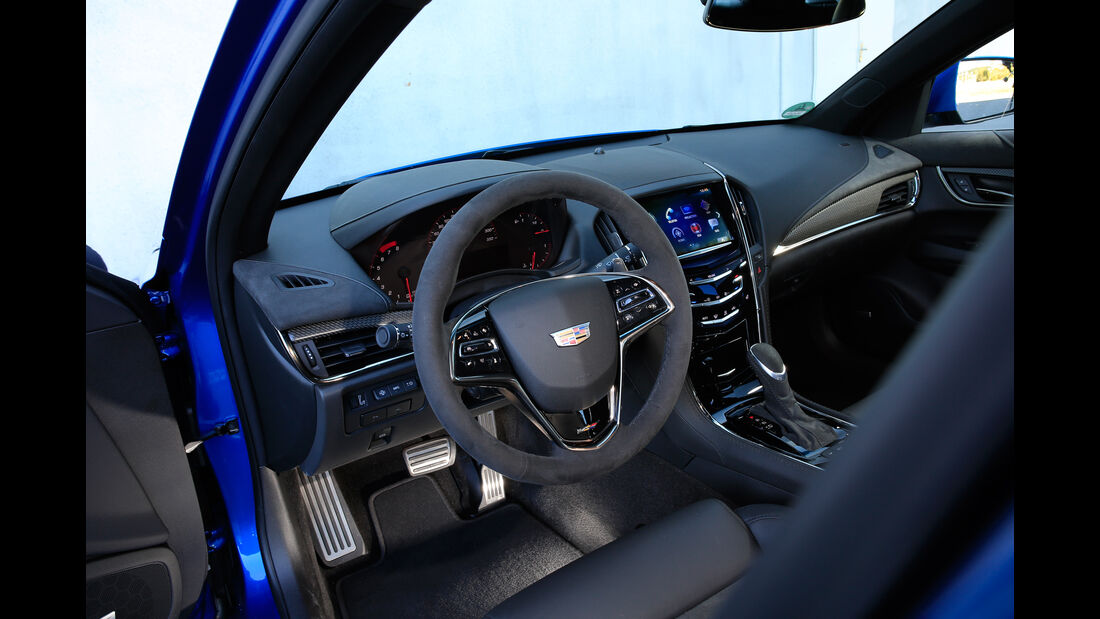 Cadillac ATS-V, Cockpit