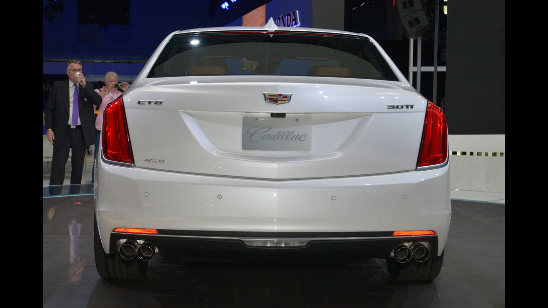 Cadillac CT6 - New York Auto Show 2015