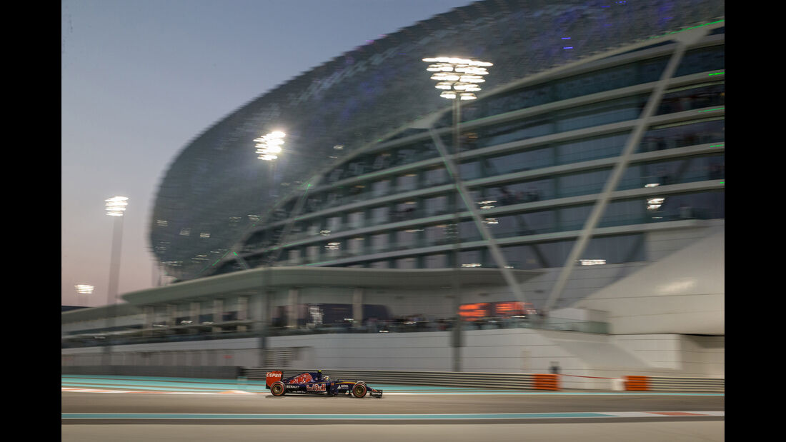 Carlos Sainz - Danis Bilderkiste - GP Abu Dhabi 2015