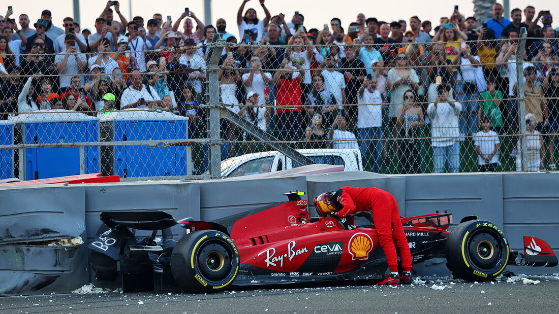 Carlos Sainz - Ferrari - GP Abu Dhabi 2023 - Abu Dhabi - Formel 1 - Training - Freitag - 24.11.2023