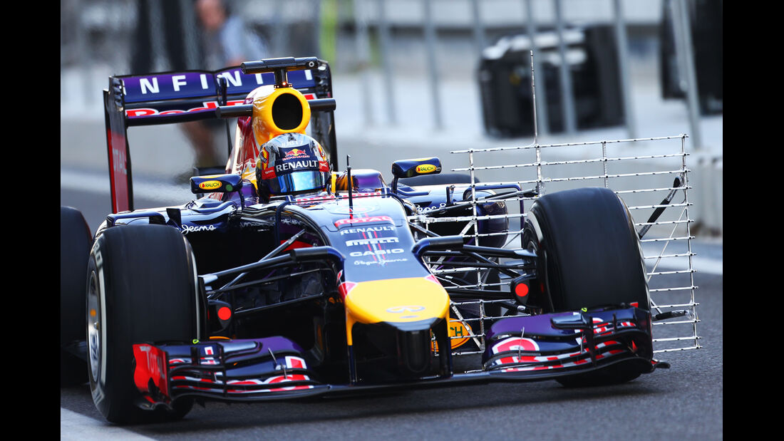 Carlos Sainz Jr. - Red Bull - Formel 1 Test - Abu Dhabi - 25. November 2014