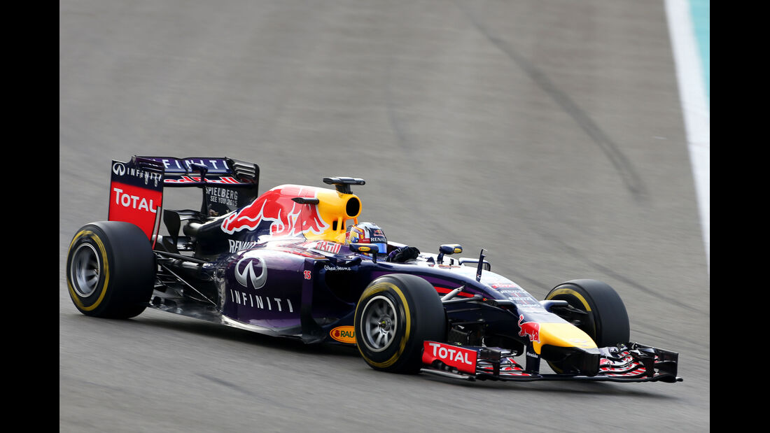 Carlos Sainz Jr. - Red Bull - Formel 1 Test - Abu Dhabi - 25. November 2014