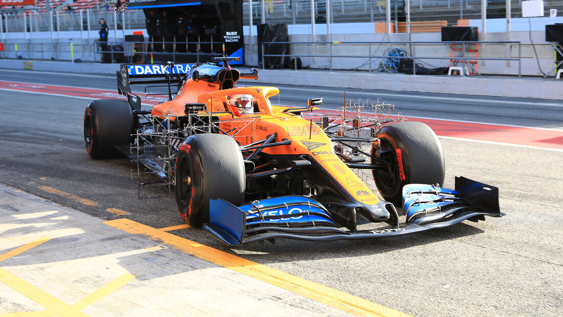 Carlos-Sainz-McLaren-F1-Test-Barcelona-2