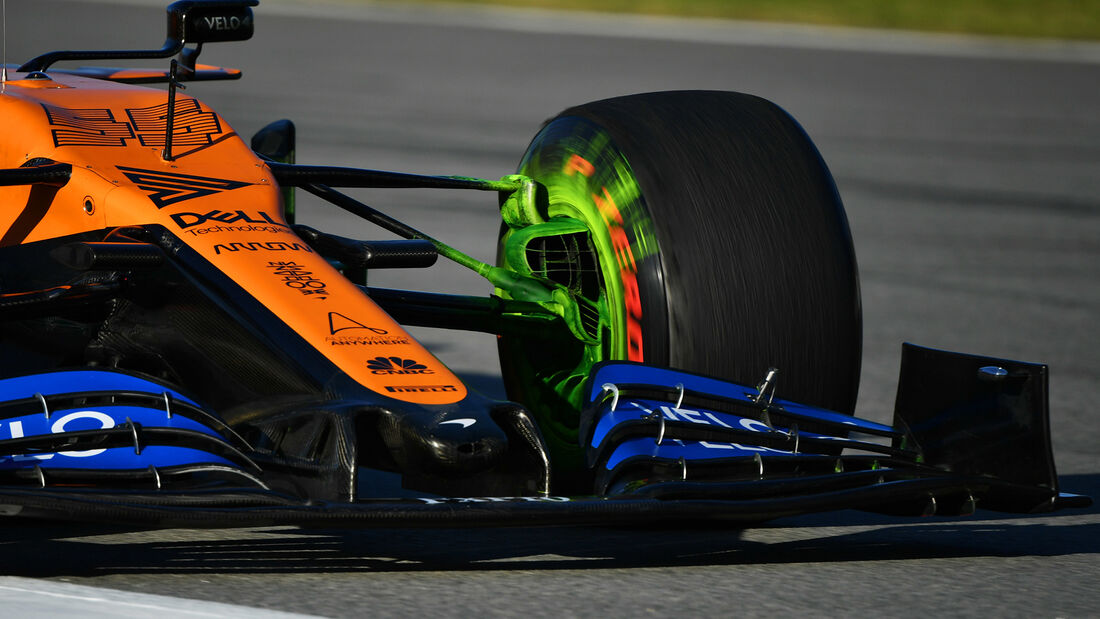 Carlos-Sainz-McLaren-F1-Test-Barcelona-2