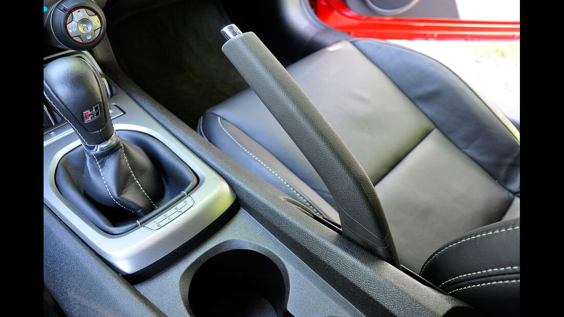 Chevrolet Camaro, Mittelkonsole, Handbremse