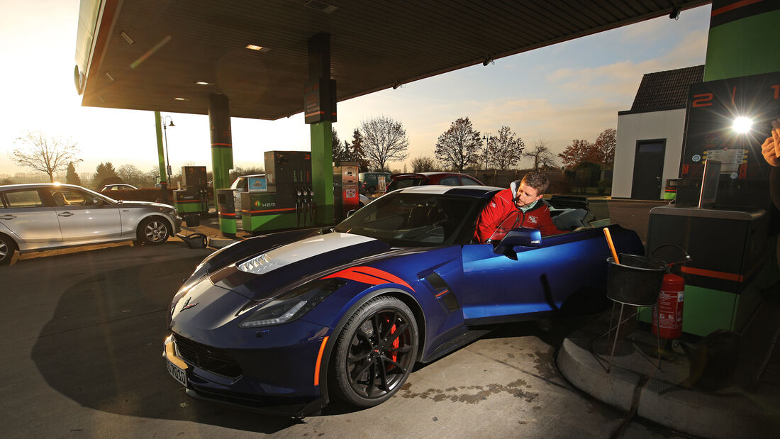 Chevrolet Corvette Grand Sport, Tankstelle