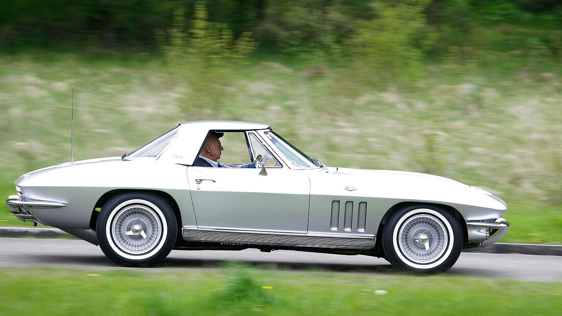 Chevrolet Corvette Sting Ray Convertible (1963)