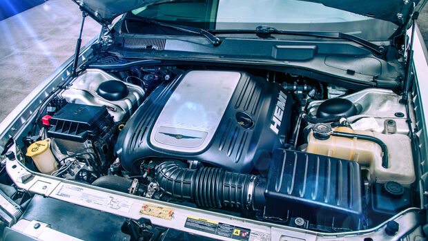 Chrysler 300 C Touring 5.7 Hemi, Motor