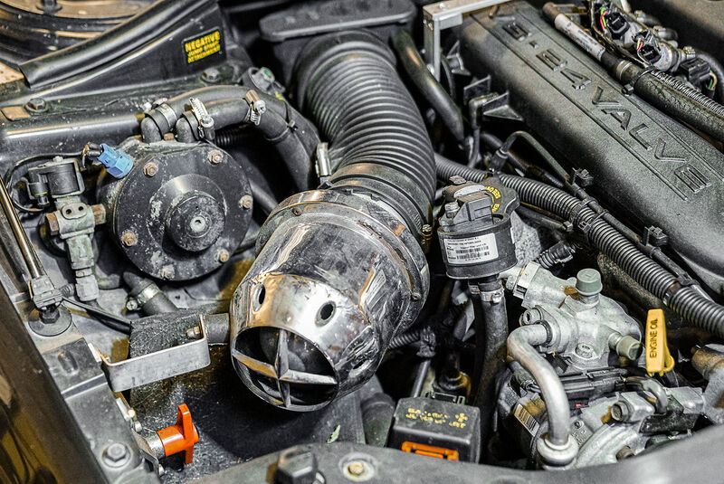 Chrysler 300M, Restaurierung, Motor