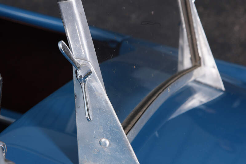 Cisitalia 202 SMM Nuvolari Spider, Frontscheibe