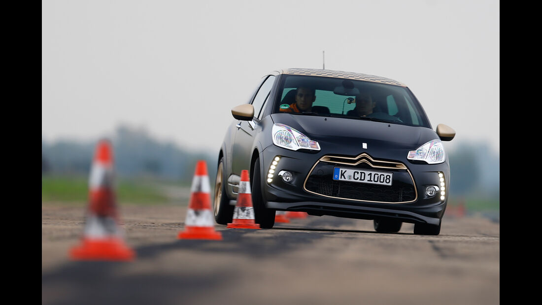 Citroën DS3 Racing Edition 2013, Frontansicht, Slalom