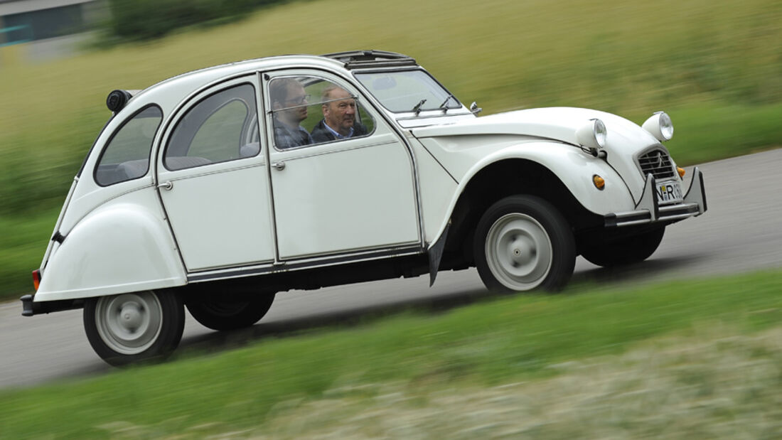 Citroen 2CV, Klaus Westrup, Seitenansicht, Kurve, Fahrt