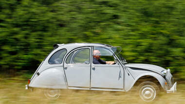 Citroen 2CV, Seitenansicht