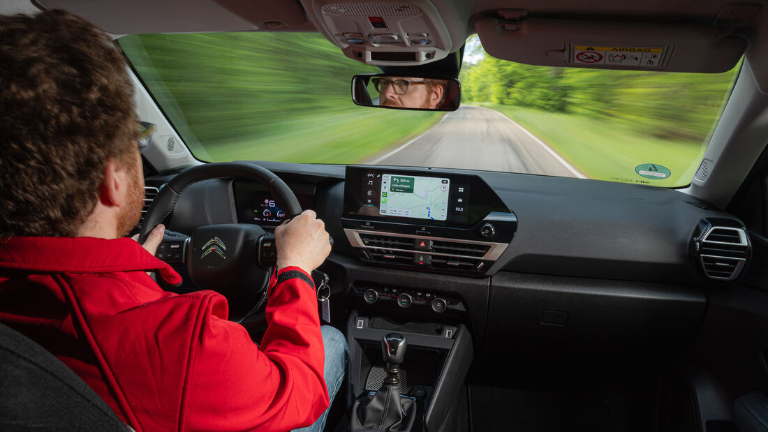 Citroen C4 Pure Tech 100, Cockpit