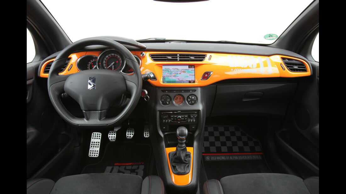 Citroen DS3 Racing, Cockpit