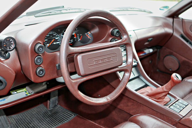 Cockpit 80er Porsche 928