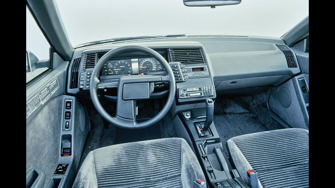 Cockpit 80er Subaru XT