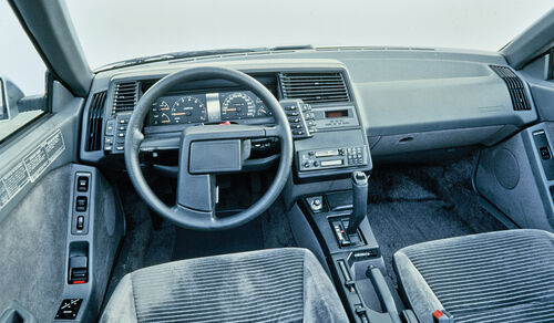 Cockpit 80er Subaru XT
