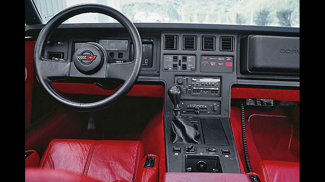 Corvette, Cockpit