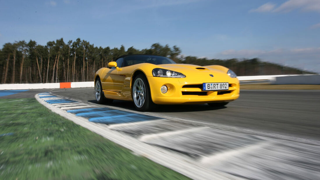 Corvette Z06 – Dodge Viper SRT-10 03