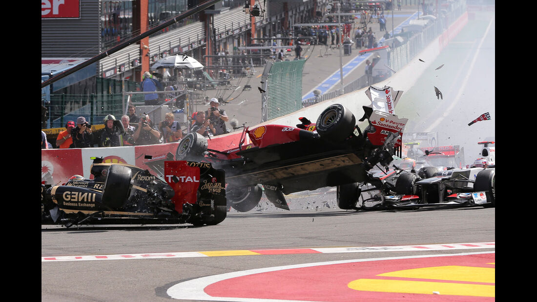 Crash Start GP Belgien 2012 Hamilton Grosjean Alonso