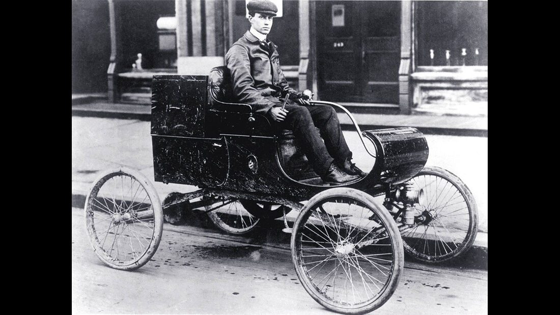 Curved Dash Oldsmobile Bj.1901