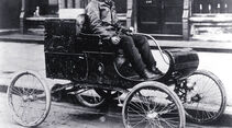 Curved Dash Oldsmobile Bj.1901
