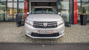 Dacia Sandero, Front