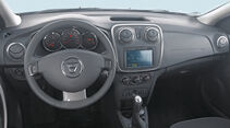 Dacia Sandero TCe 90 Lauréate, Lenkrad, Cockpit