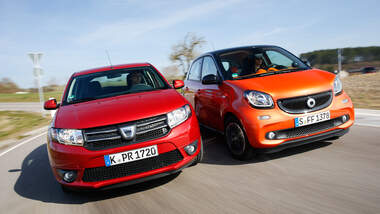 Dacia Sandero TCe 90, Smart Forfour 0.9, Frontansicht