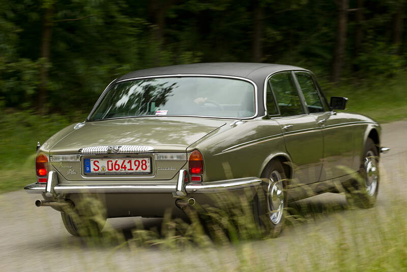 Daimler Double Six, Heckansicht