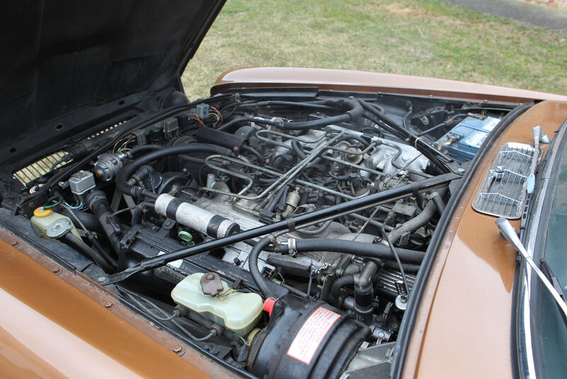 Daimler Double-Six Vanden Plas Series II, Motor