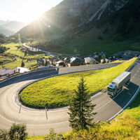 Daimler E-Actros 300 Sattelschlepper Alpenüberquerung