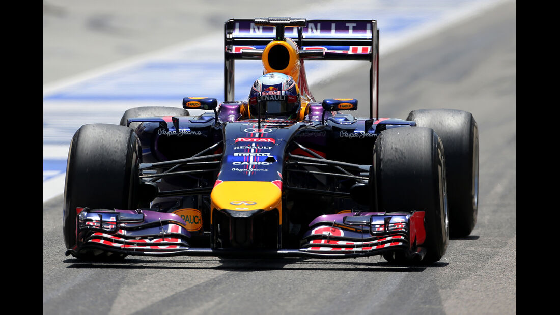 Daniel Ricciardo - Red Bull - GP Bahrain - Test 2 - 9. April 2014