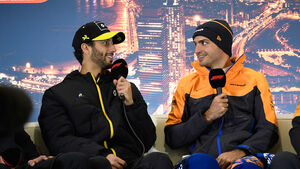 Daniel Ricciardo - Renault - Carlos Sainz - McLaren