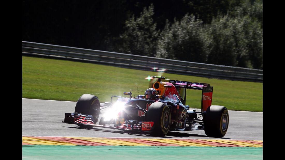 Daniil Kvyat - Red Bull - Formel 1 - GP Belgien - Spa-Francorchamps - 22. August 2015