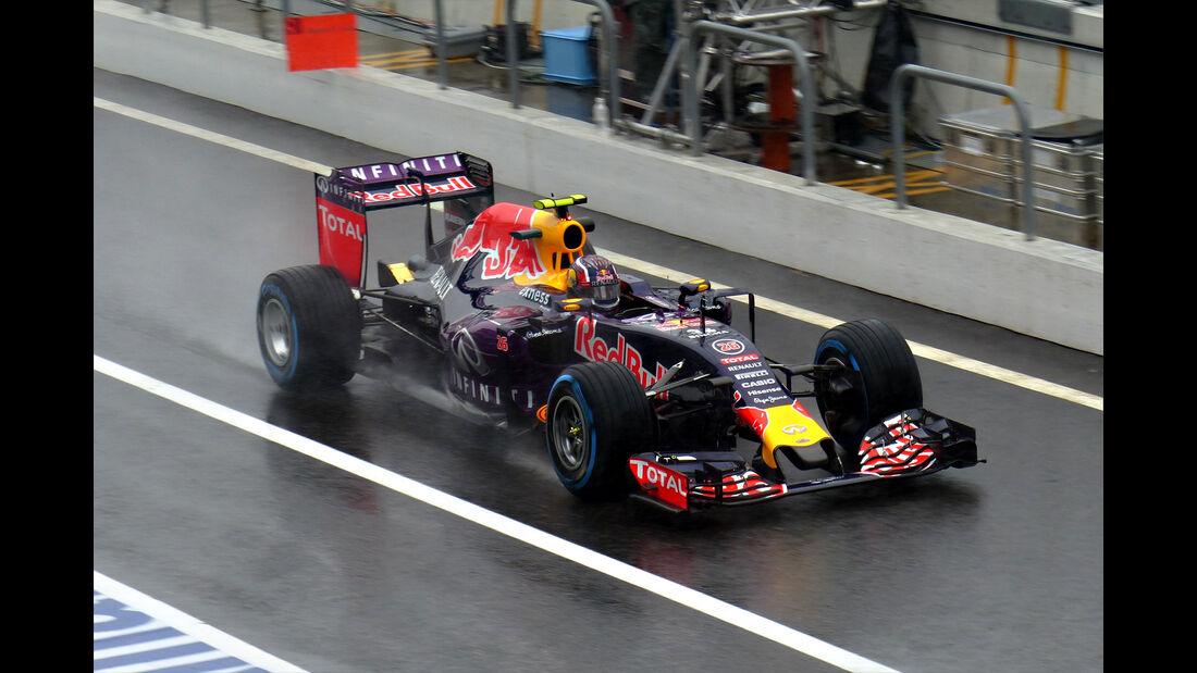 Daniil Kvyat - Red Bull - Formel 1 - GP Japan - Suzuka - 25. September 2015