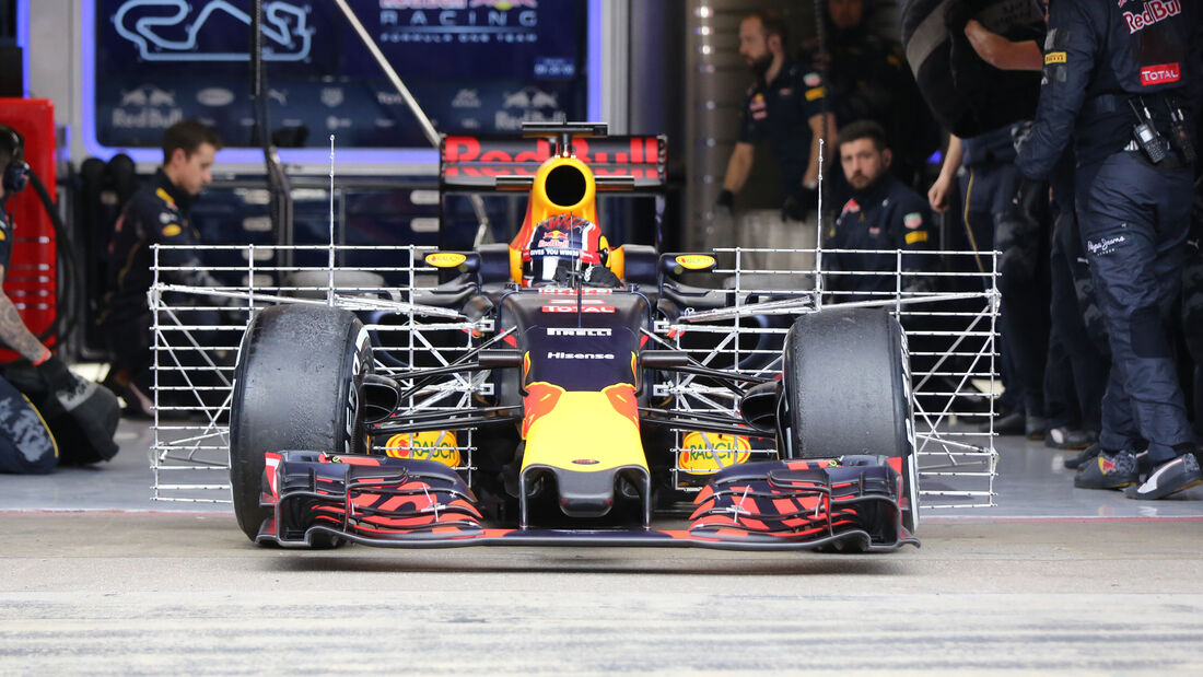 Daniil Kvyat - Red Bull - Formel 1-Test - Barcelona - 24. Februar 2016