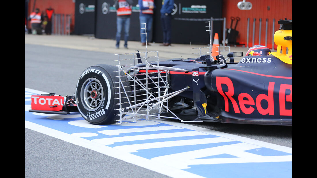 Daniil Kvyat - Red Bull - Formel 1-Test - Barcelona - 24. Februar 2016
