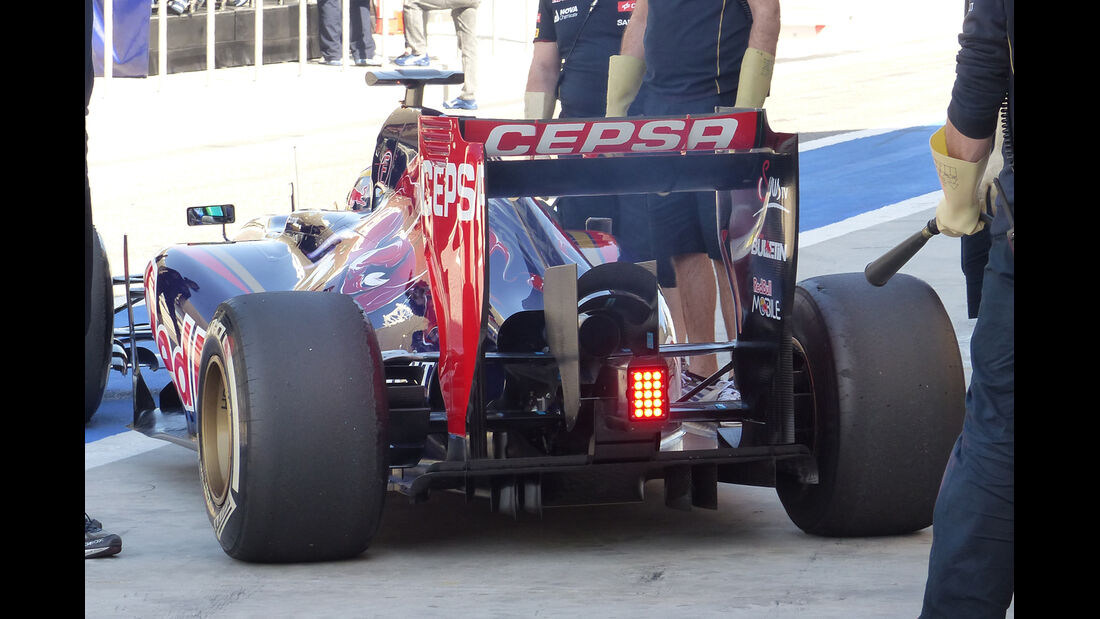Daniil Kvyat - Toro Rosso - Formel 1 - Test - Bahrain - 21. Februar 2014