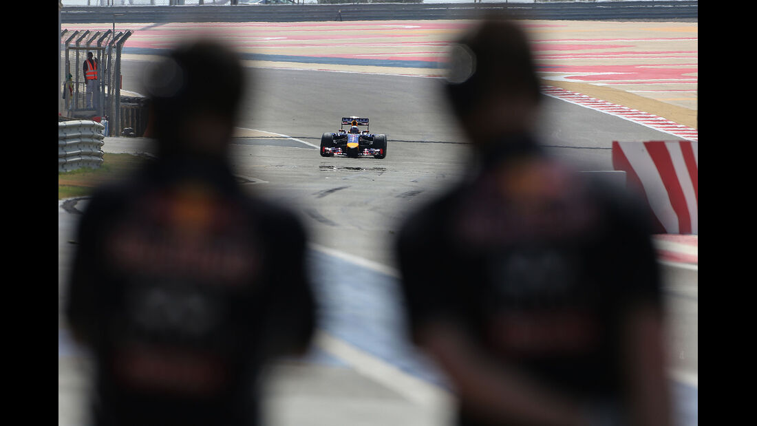 Daniil Kvyat - Toro Rosso - Formel 1 - Test - Bahrain - 27. Februar 2014