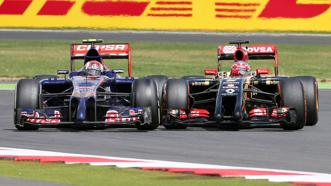Daniil Kvyat - Toro Rosso STR9 / Romain Grosjean - Lotus F1 E22  - F1 2014
