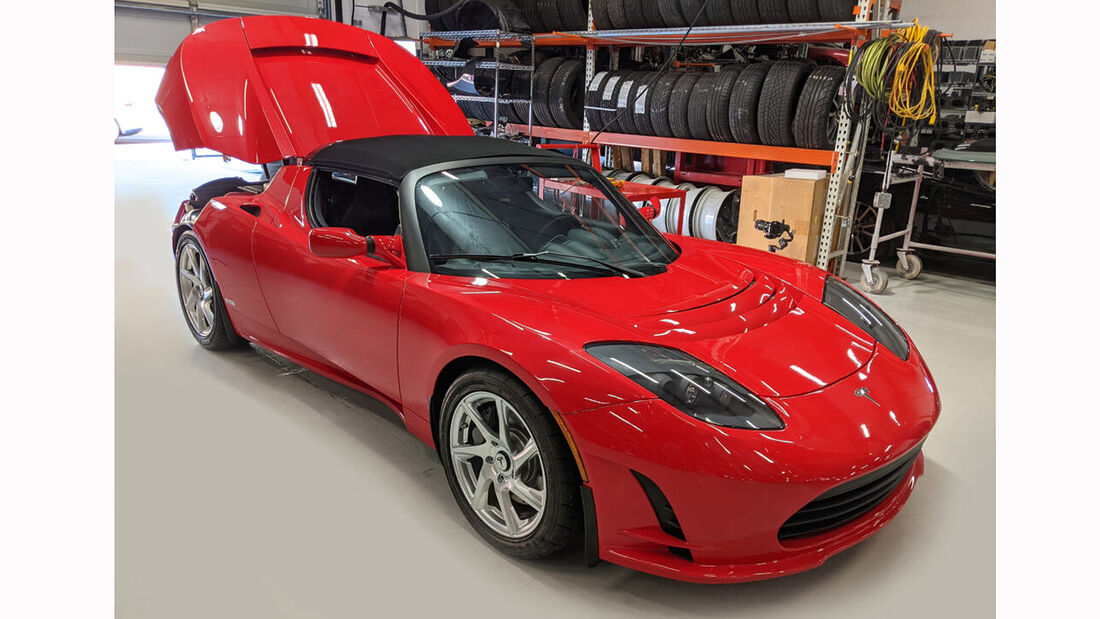 Das letzte gebaute  Exemplar des Tesla Roadster der ersten Generation im Verkauf