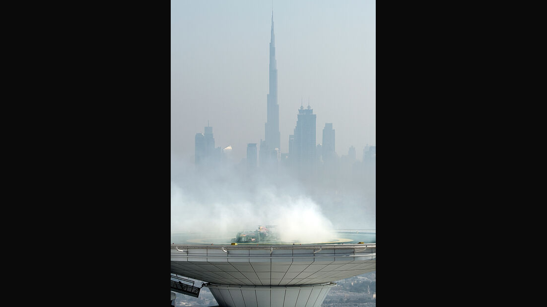 David Coulthard - Showrun - Donuts - Dubai - Burj al Arab - 2013