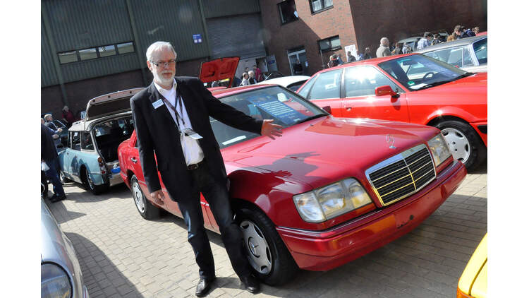 Mercedes Benz W124 Auf Dem Marktplatz Das Ist Der Beste 124er Der Techno Classica Auto Motor Und Sport