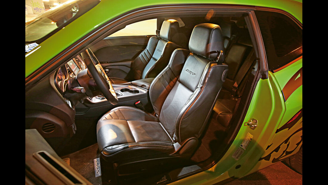 Dodge Challenger SRT Hellcat, Fahrersitz