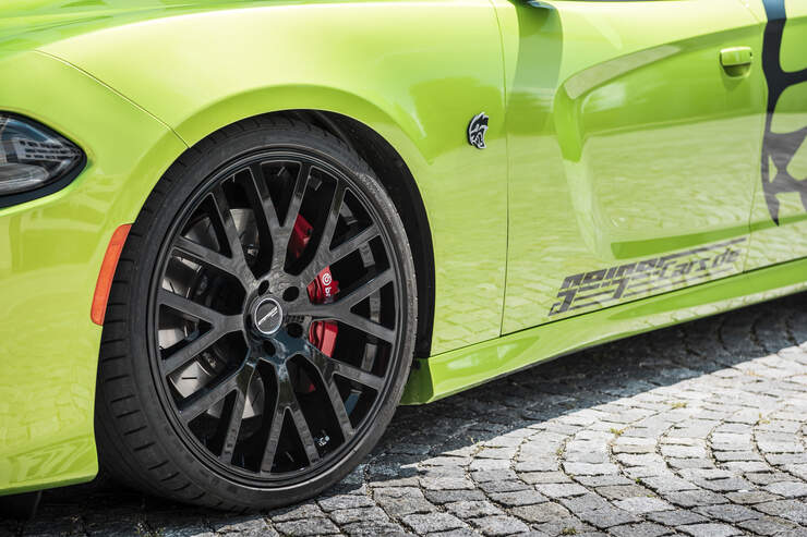 Dodge Charger SRT Hellcat by Geiger Cars