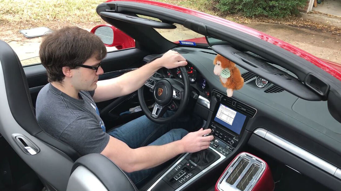 Doom zocken mit einem Porsche 911, Videospiel